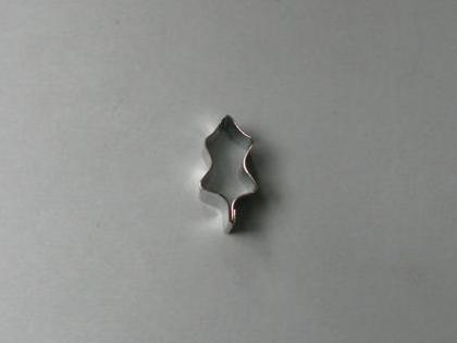 sph12 Holly Leaf miniature