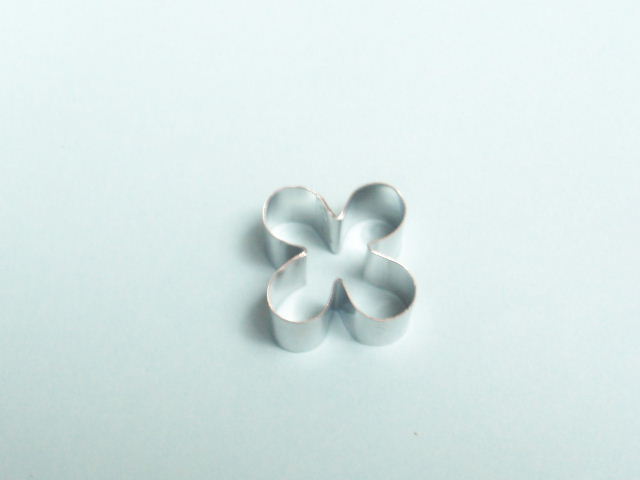 c109 Fuschia Centre 22mm