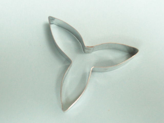 c114 Daffodil Medium 40mm