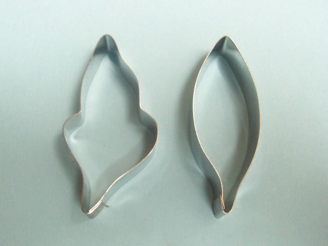 c152 Poinsetta Large (set of 2) 45mm